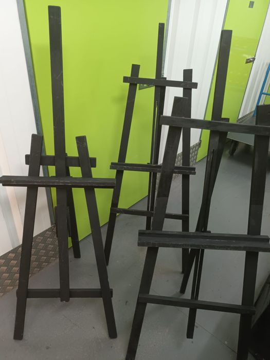 Cavaletes de Madeira - Ideais para Pintura, Exposição, Eventos