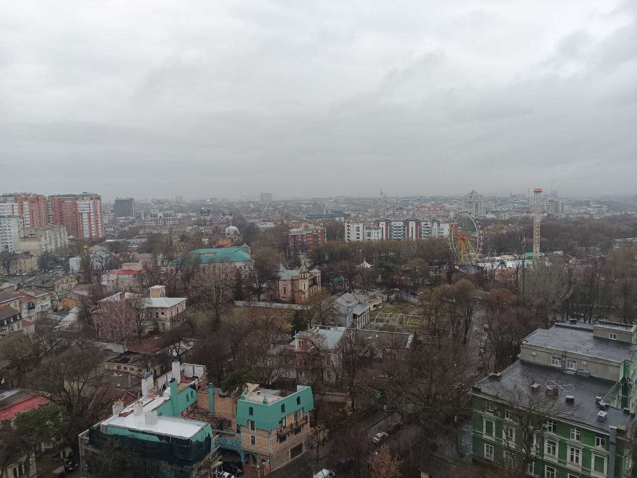 Пентхаус з видом на море, перша лінія, центр