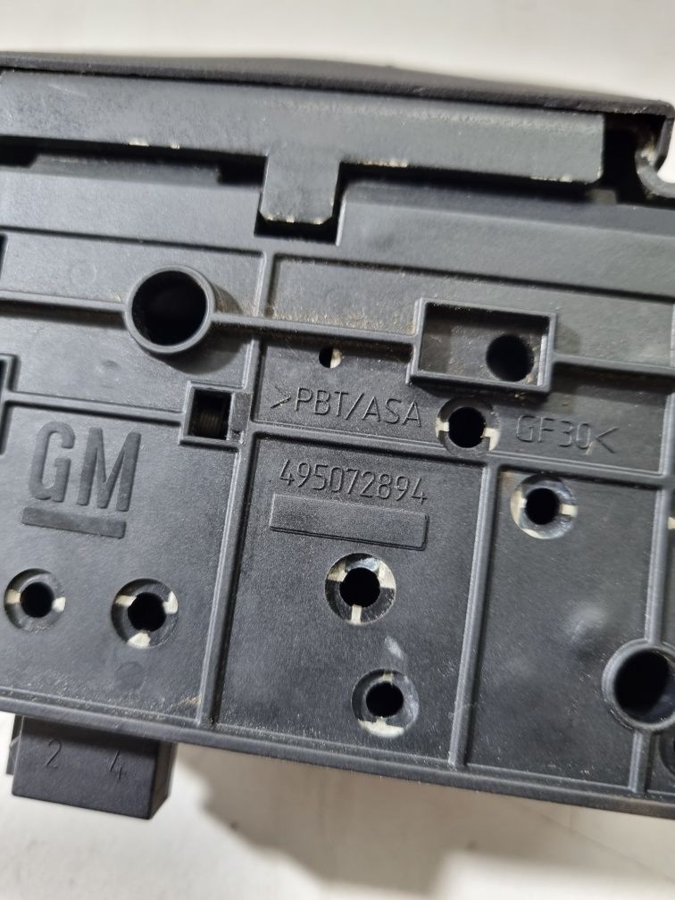Zamek rygiel klapy bagaznika opel vectra c kombi signum jak nowy