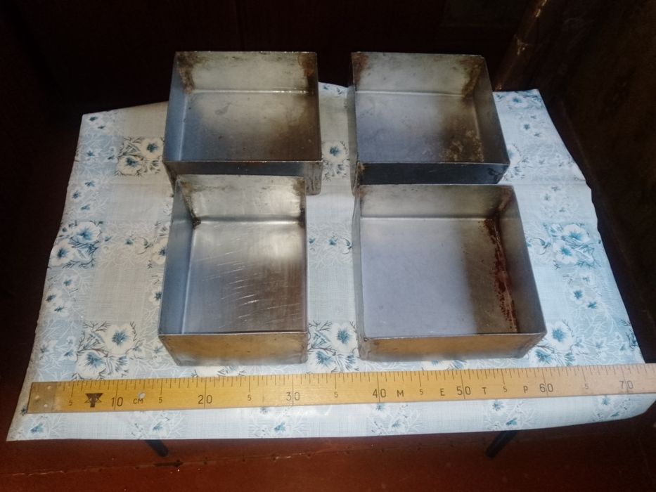 Продаються судочки для розсади з нержавіючої сталі.