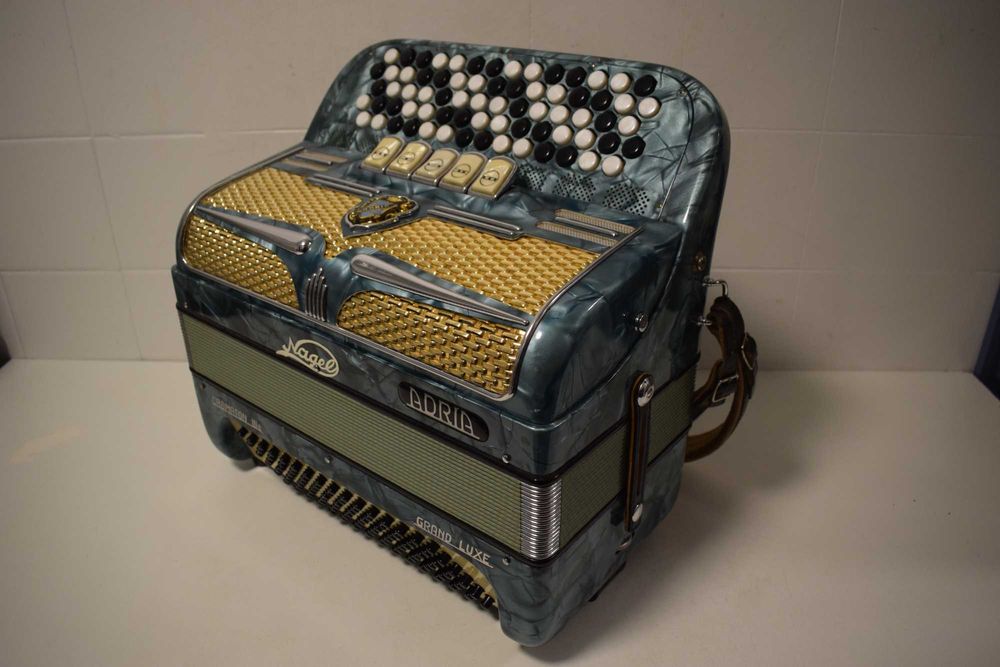 Acordeao Adria Cromton Grand Lux 3 Voz, N 241