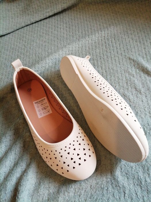 Baleriny białe nowe 39