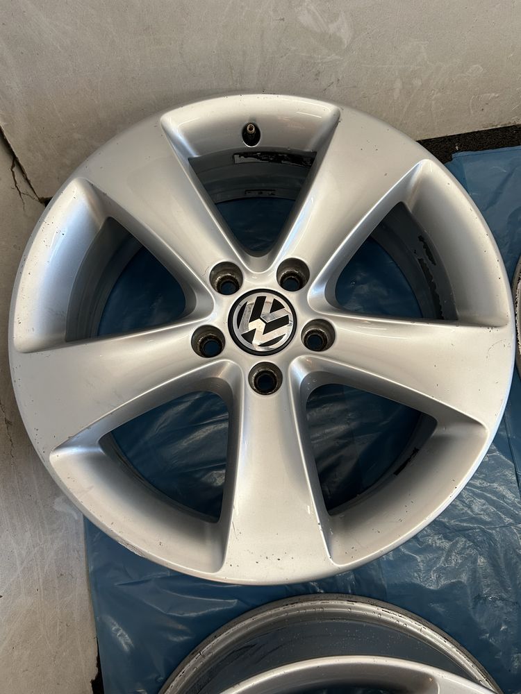 172 Felgi aluminiowe VW Volkswagen R 17 5x112 Ładne