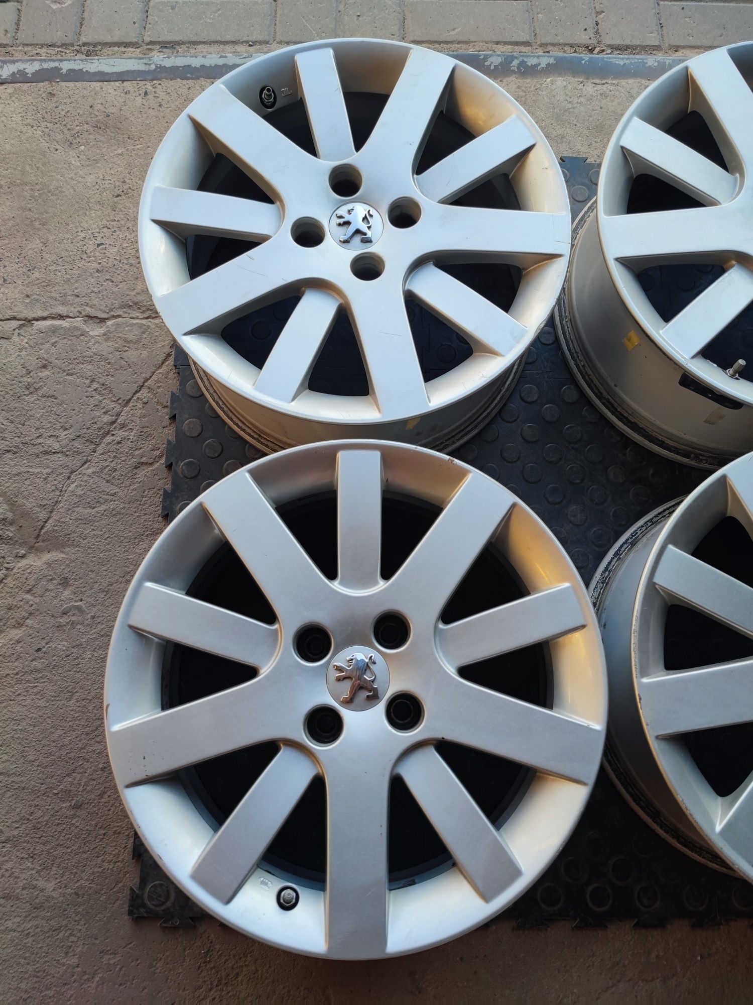 Felgi Alufelgi 4x108 7J 17 Cali ET 26 | Peugeot OE 208 207 | 308 307