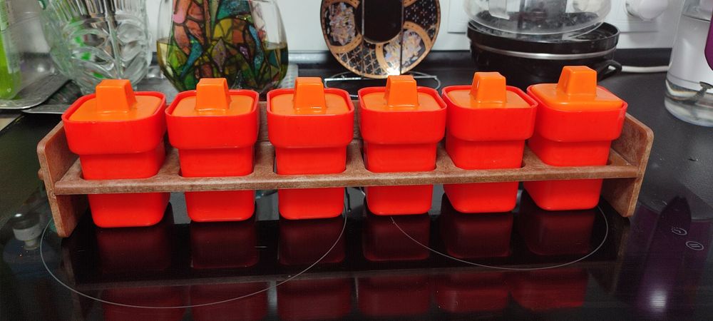 Секция с баночками для специй