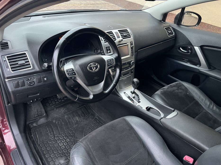 2013 Toyota Avensis 2.0 Гбо4 акпп НЕФАРБОВАН