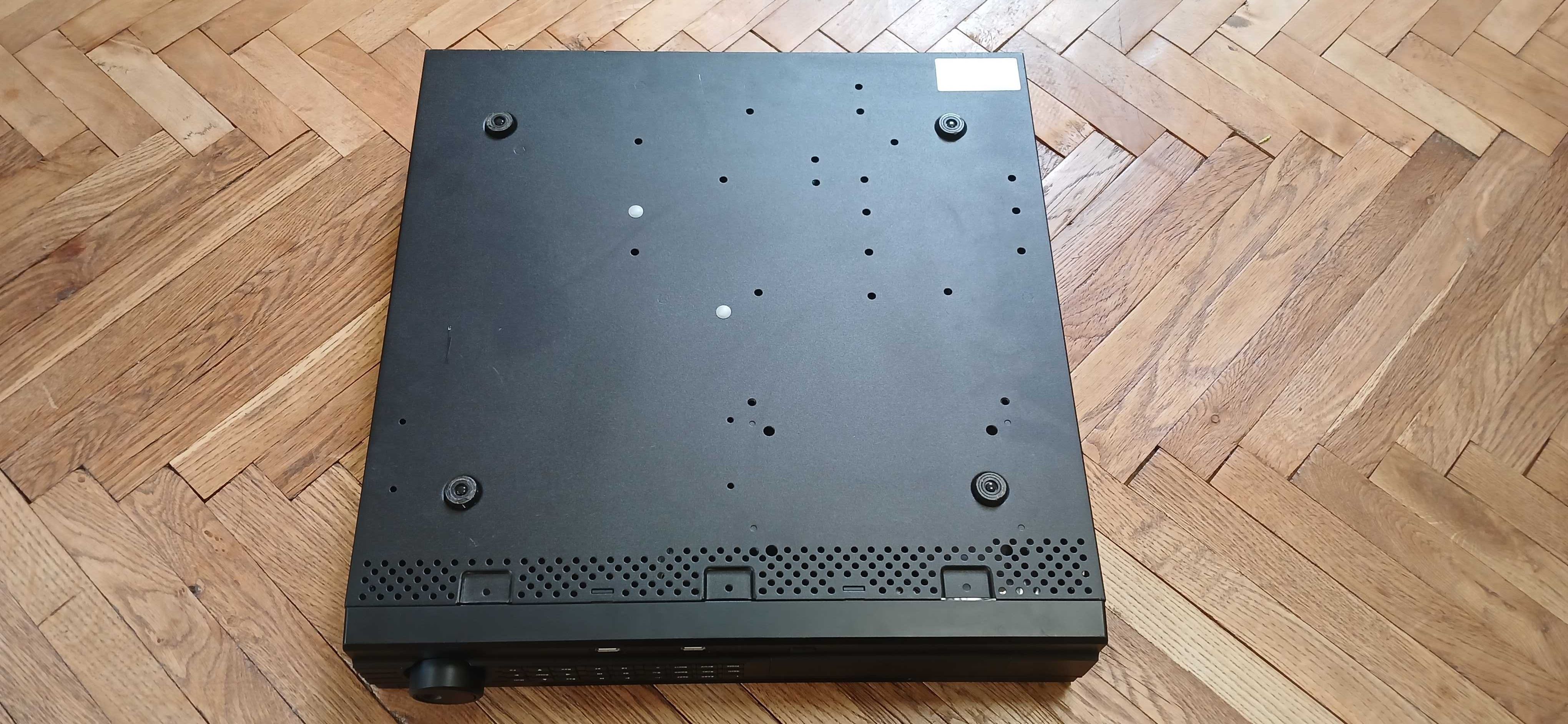 Відеореєстратор DAHUA DVR1604HE-T
