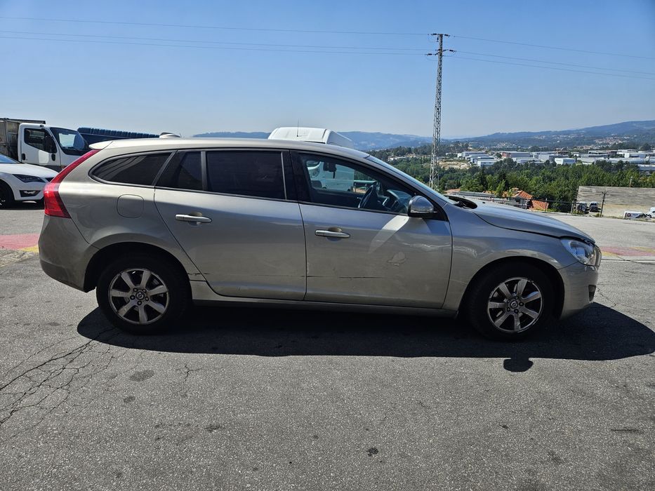 Volvo V60 1.6D de 2012 para peças