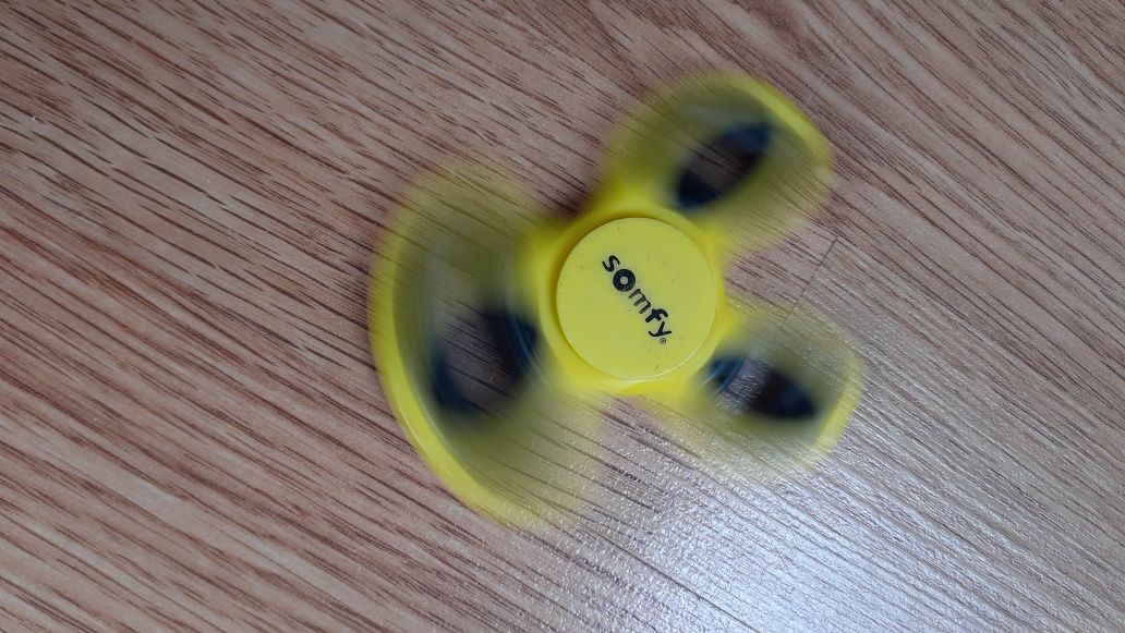 fidget spinner' y