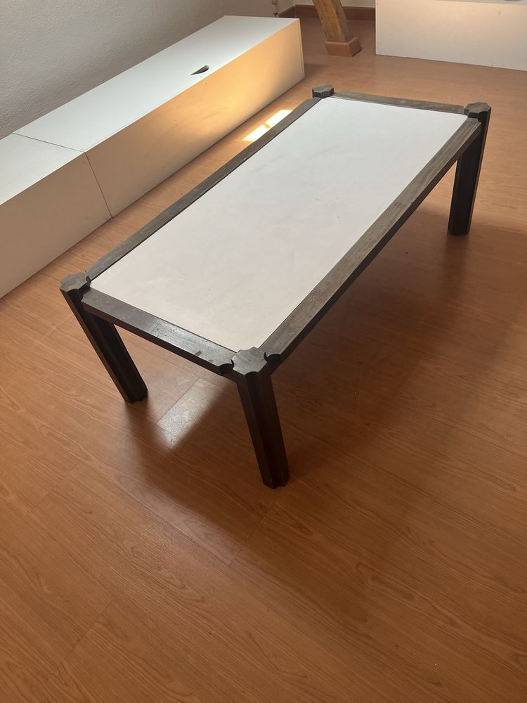 Mesa de apoio de sala