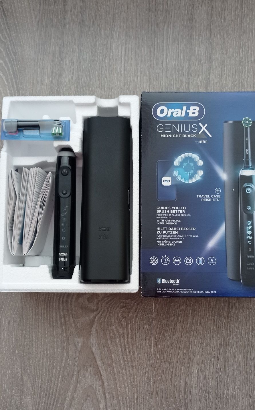 Зубная щётка электрическая Oral-B Genius X (D706.513.6X), новая.