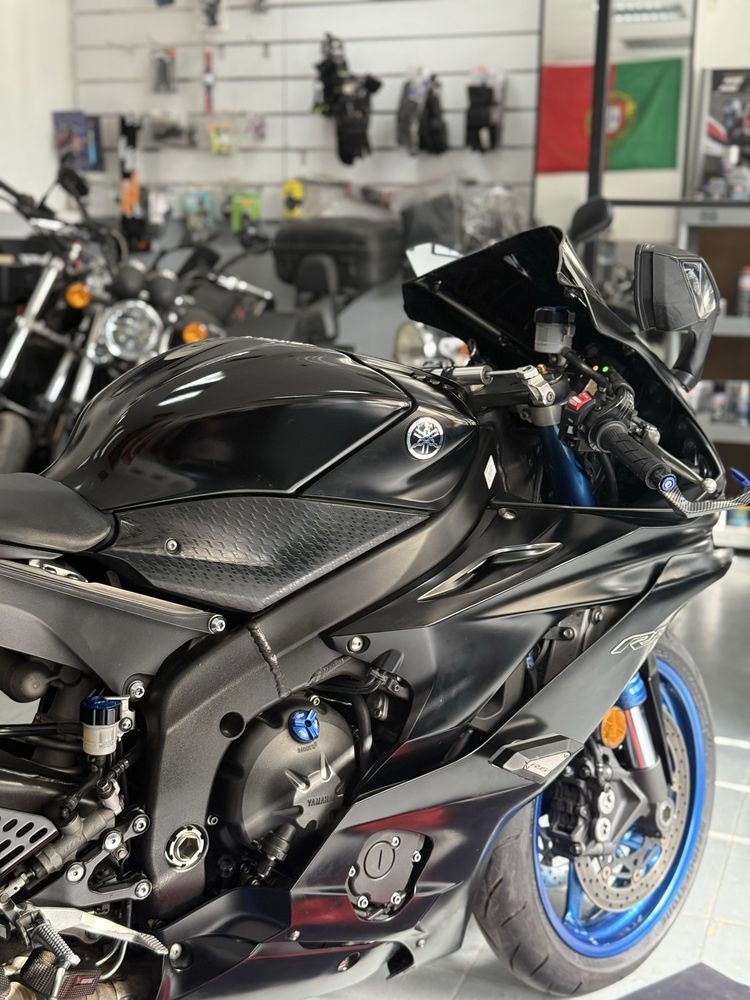 Yamaha R6 2017 como nova