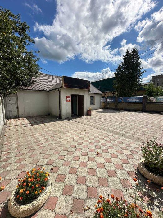 КВАСИЛІВ 90м2 Здам ФАСАДНЕ ОКРЕМОСТОЯЧЕ приміщеня зДілянкою надДорогою