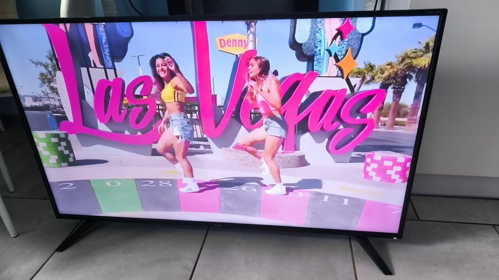Telewizor Sharp 49 cały 4K