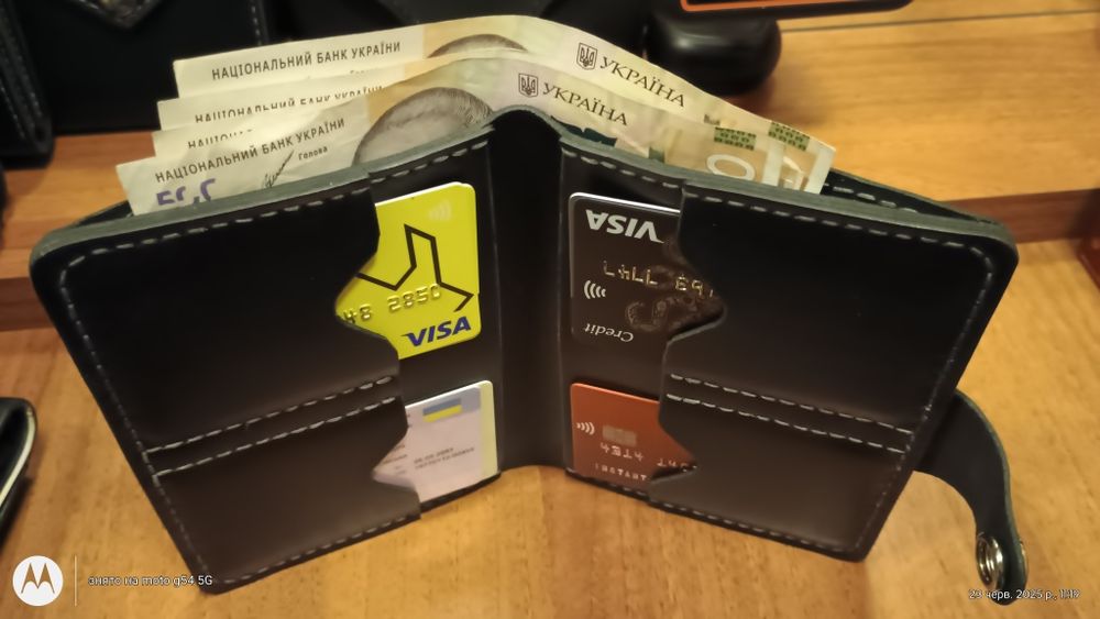 Виріб для грошей , паспорту, карток