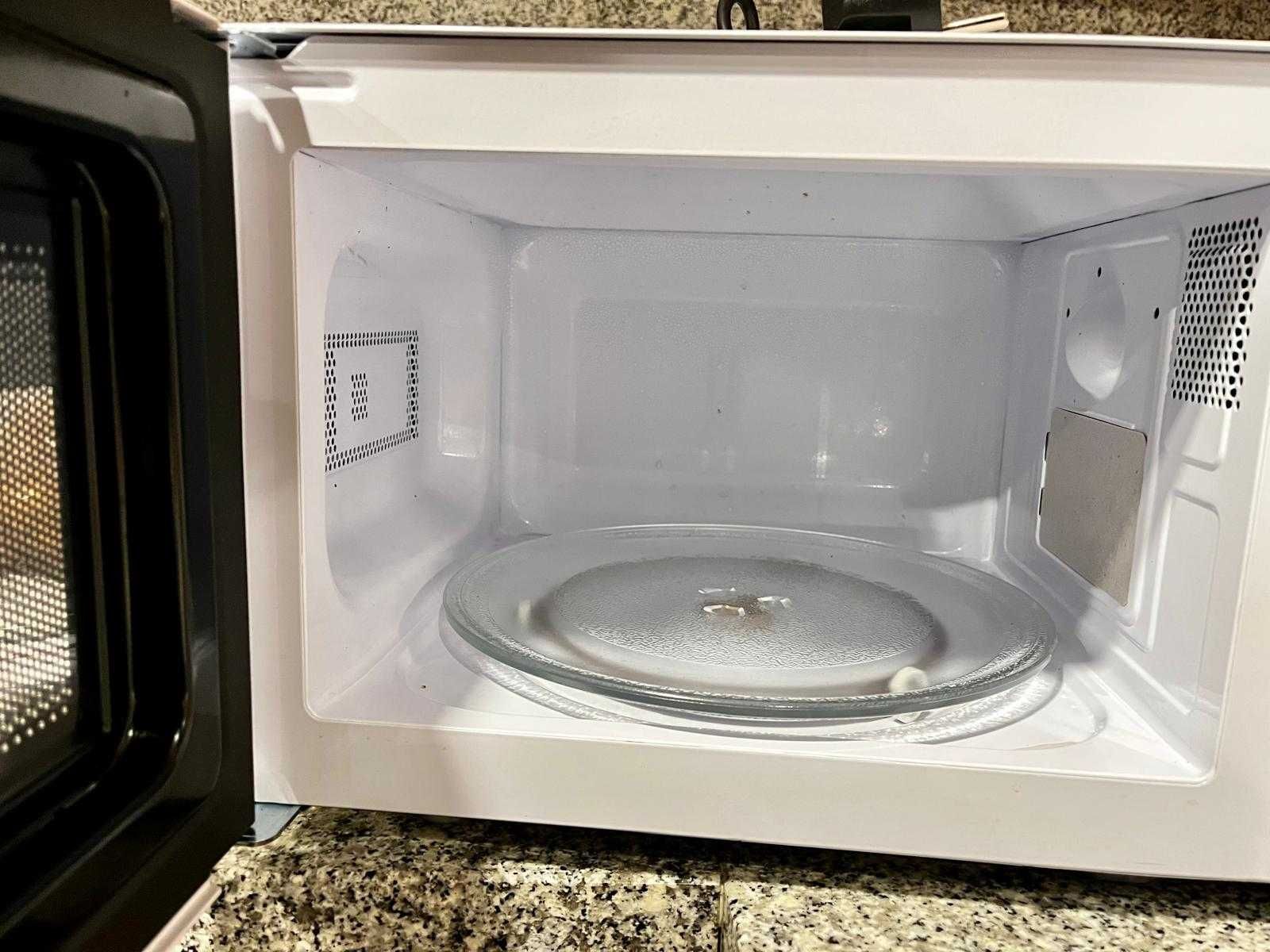 Microondas novo MW10720