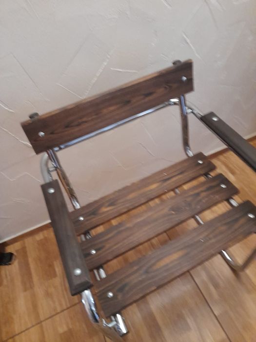 Продам стільці в наявності 2 шт