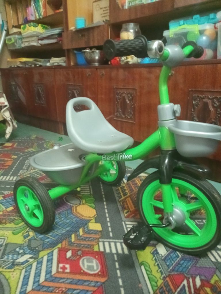 Продам дитячий трьохколісний велосипед, стан нового.