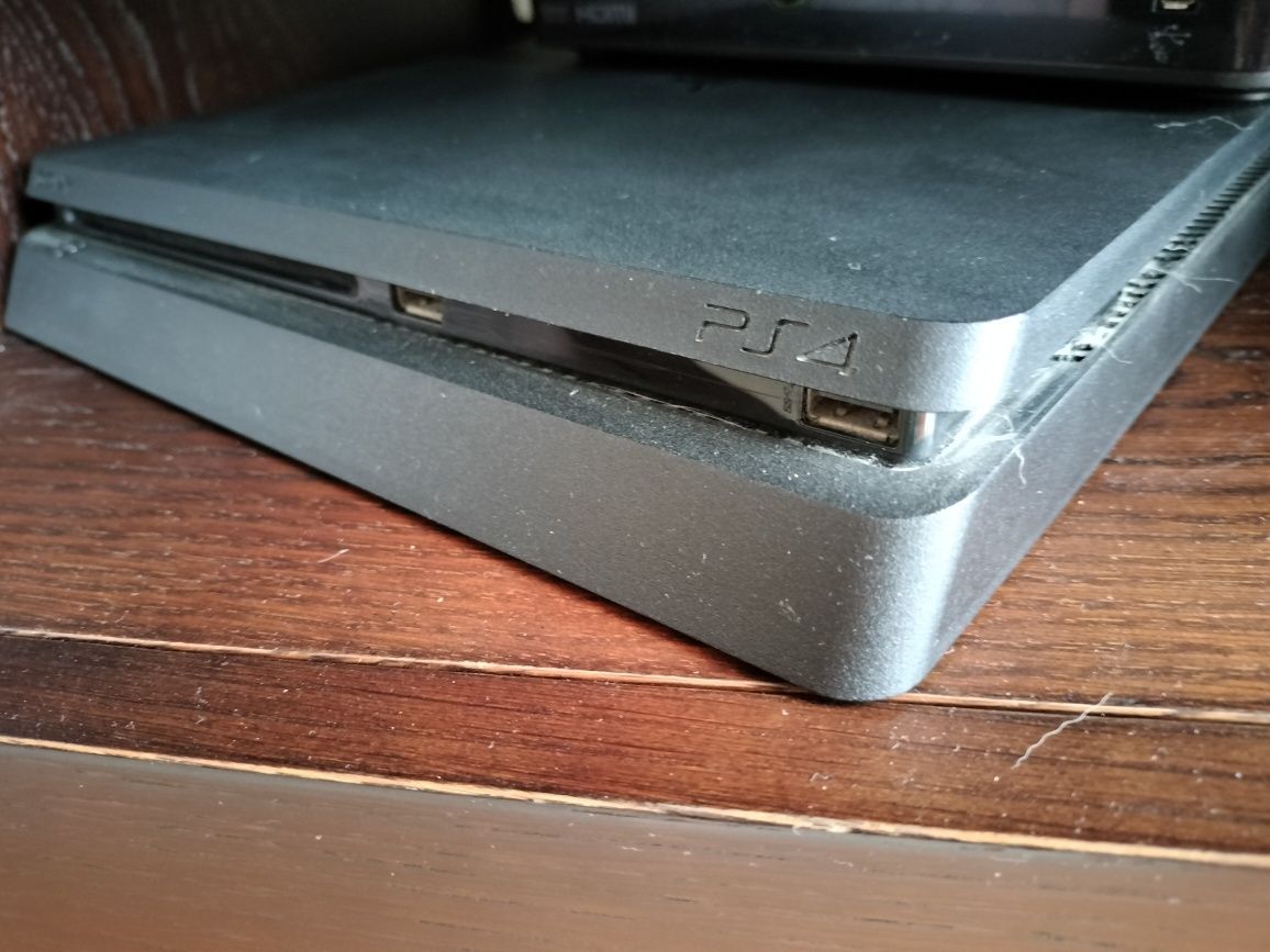 Ps4 Slim 1Tb rigorosamente nova