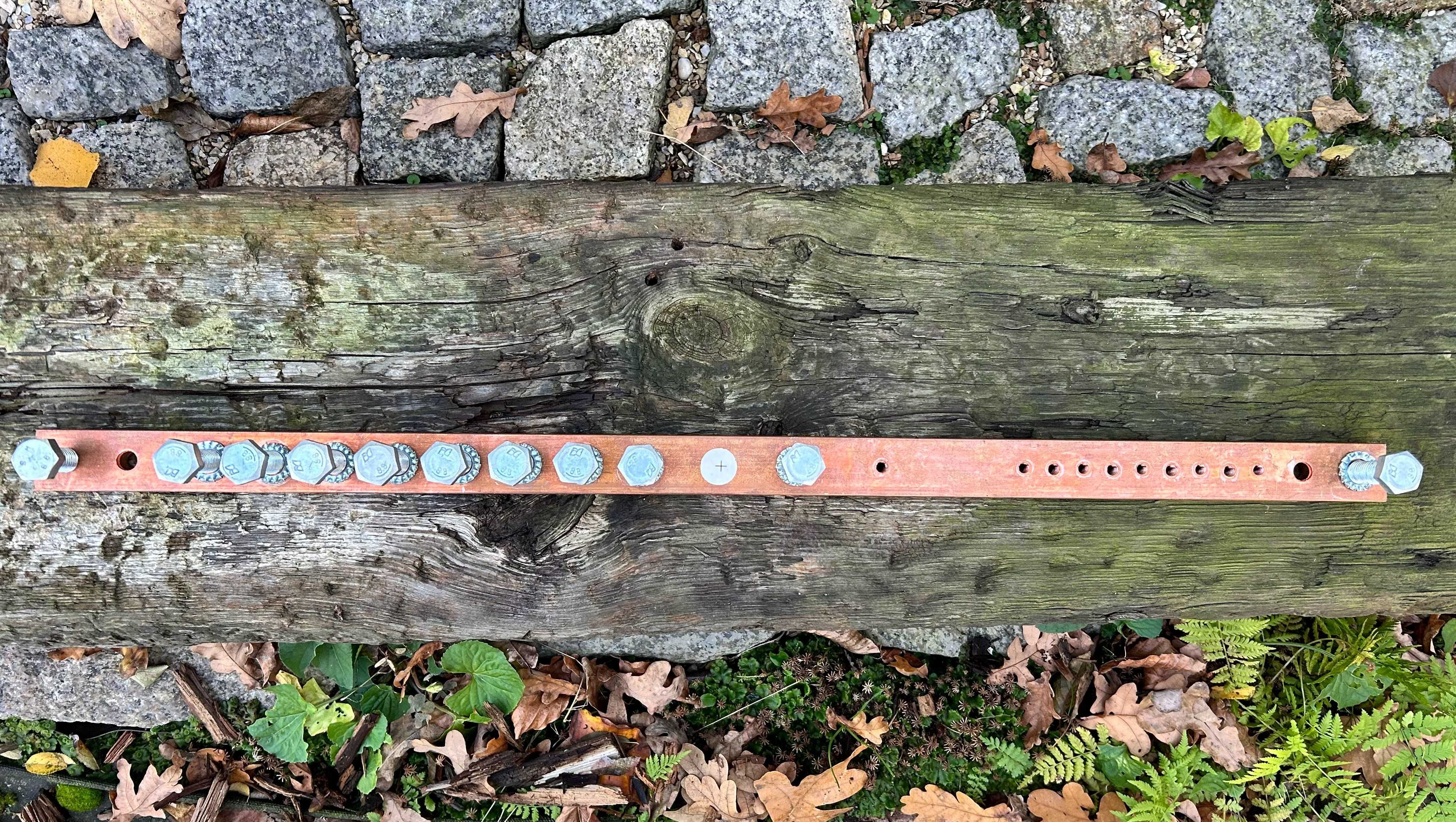 Szyna zbiorcza miedziana 30x10x670mm