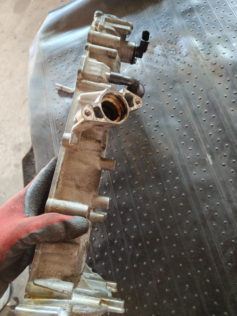 Wałki rozrządu obudowa wałków rozrządu volkswagen golf 5 fsi 1,4 turbo