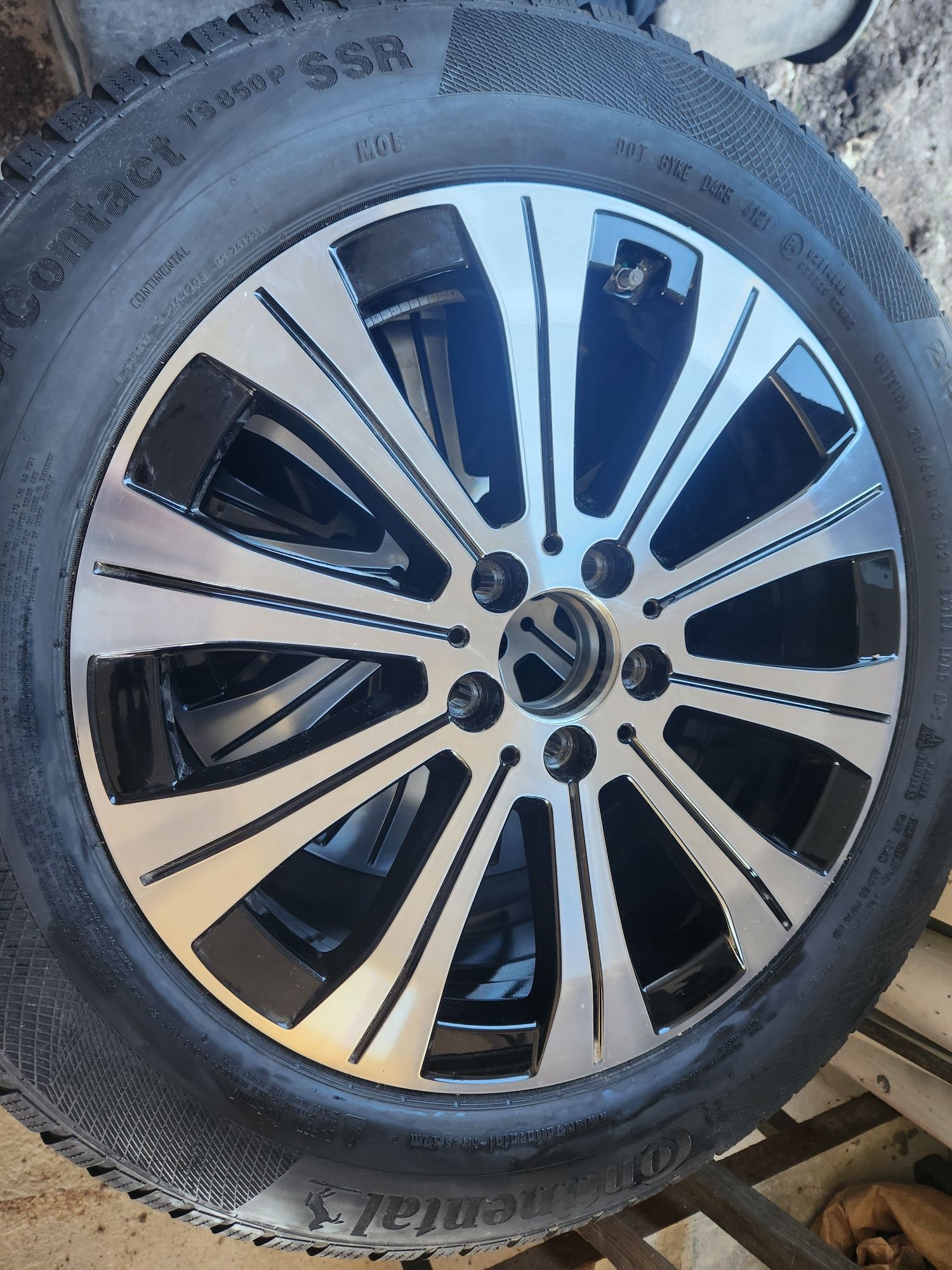 4 jantes Mercedes EQA 18"  com pneus Continental 215/60 R 18 T XL