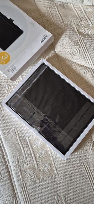 Wacom Intuos M - mesa digitalizadoras NOVA