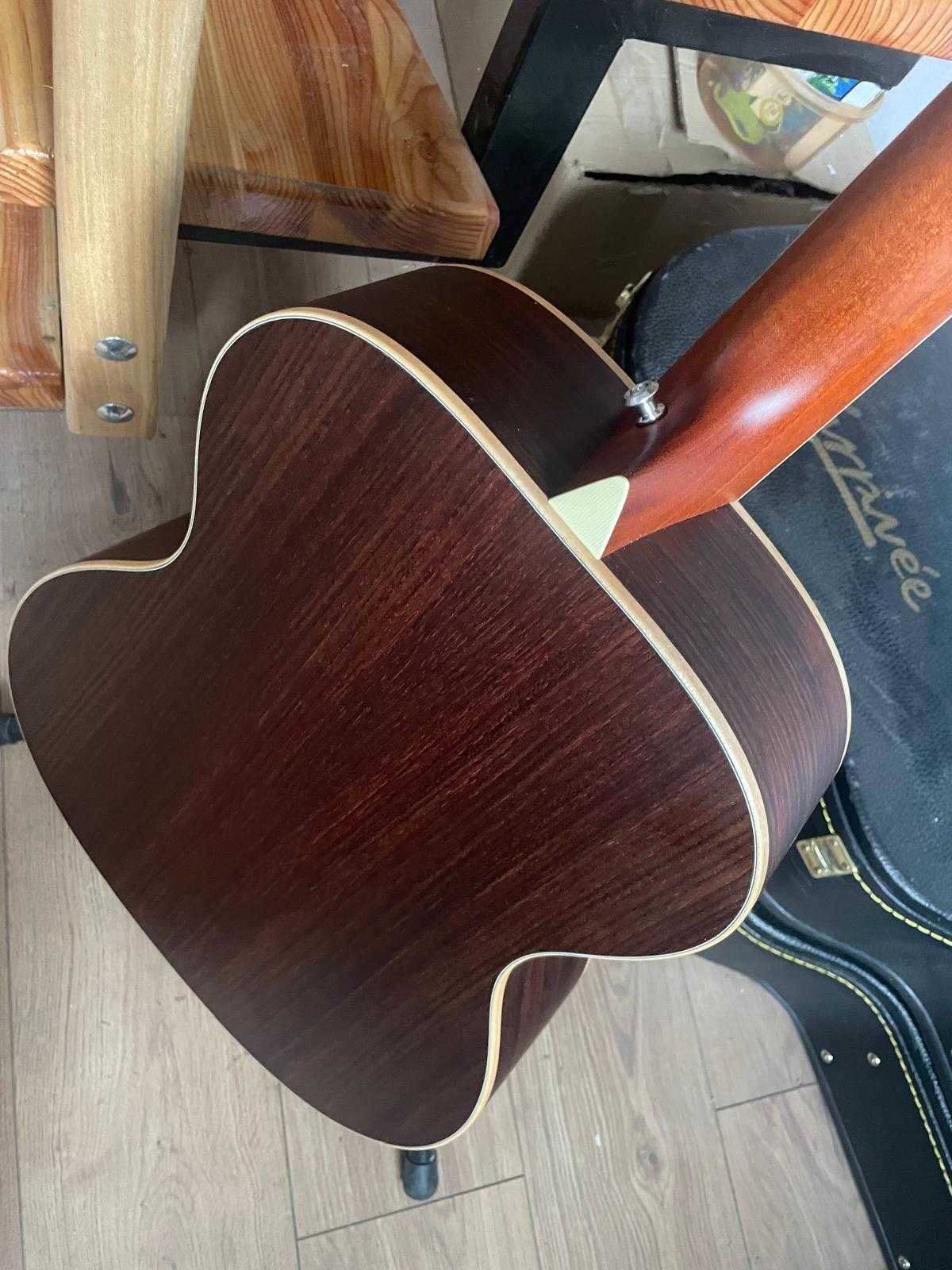 Larrivee OM-04 USA- LRBaggs Element
