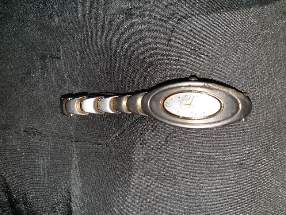 Часы GUCCI кварцевые.