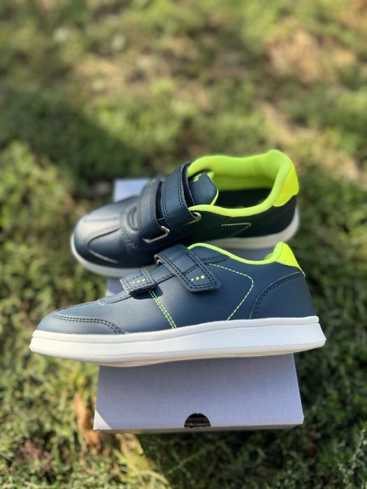 Новые кроссовки 30р