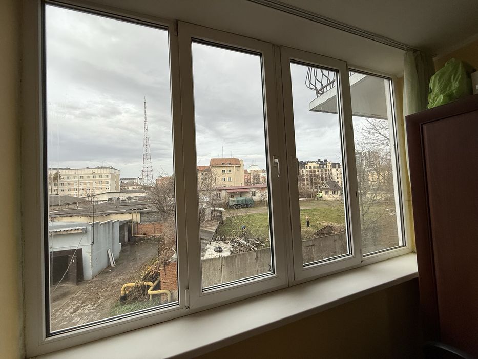 Металопластикові вікна і підвіконники