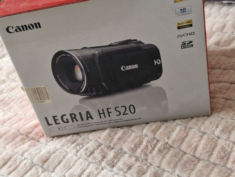 відеокамера Canon LEGRIA HF20