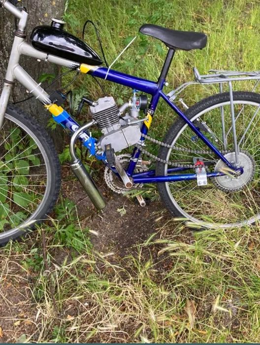 Rower z silnikiem spalinowym