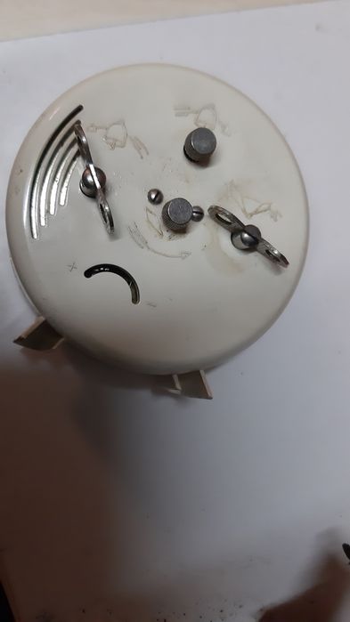 Relógio e despertador mecânico
