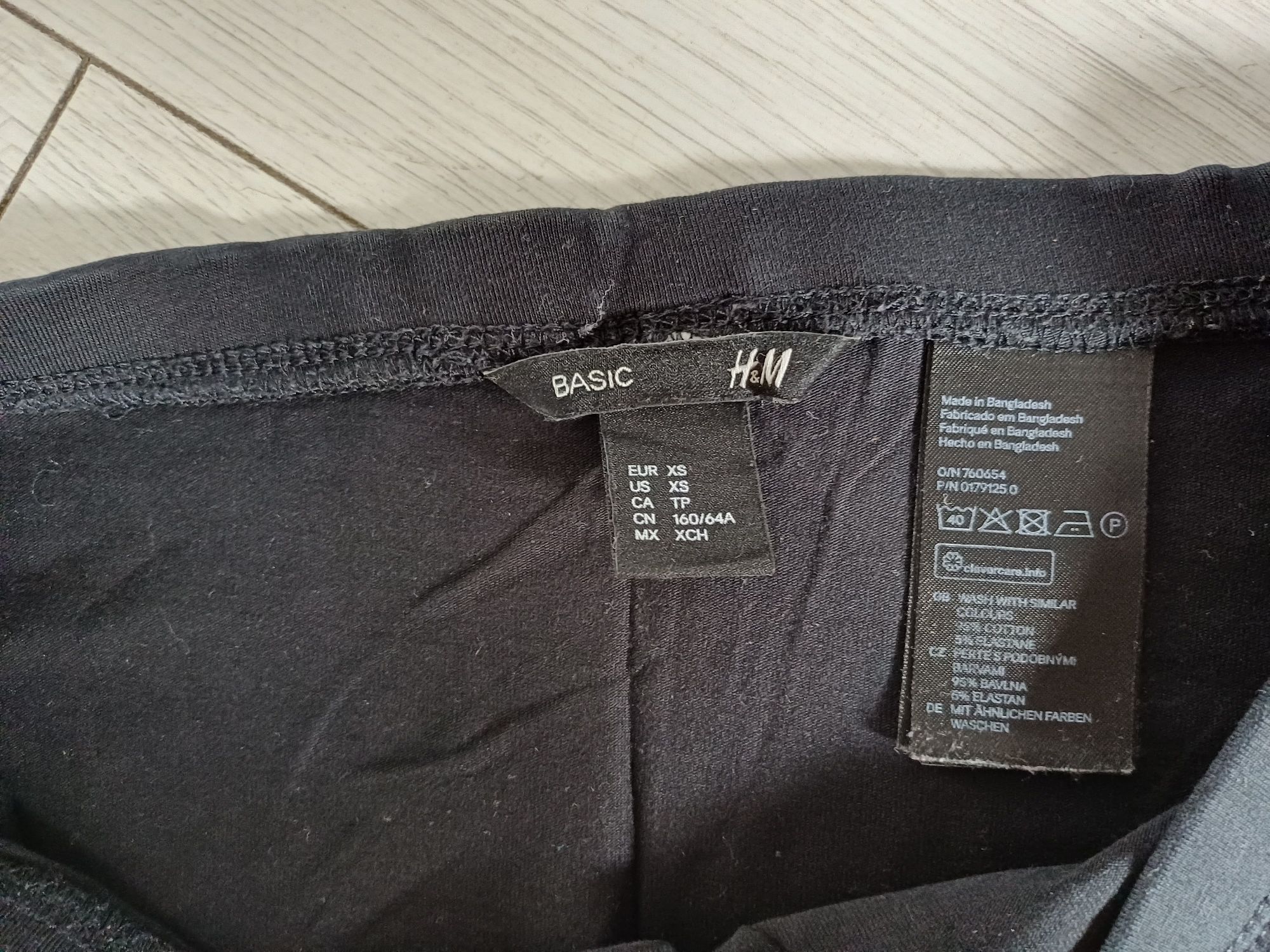 Czarne spódniczki H&M r. XS