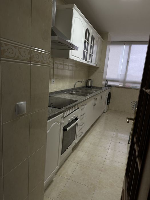 Quartos para arrendar em Santo António dos Cavaleiros – Lisboa