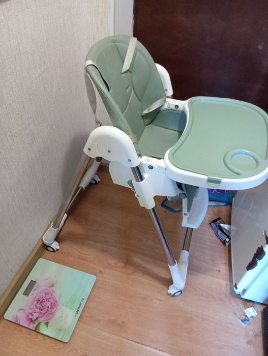 Стільчик для годування