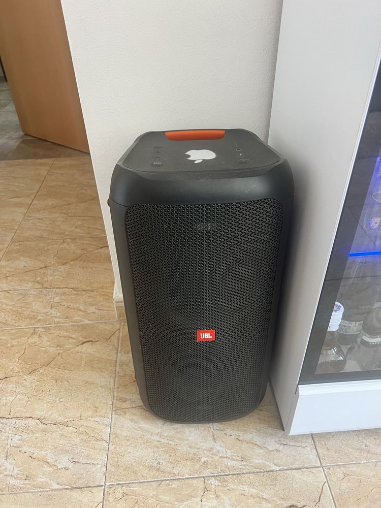 Cluna jbl partybox100