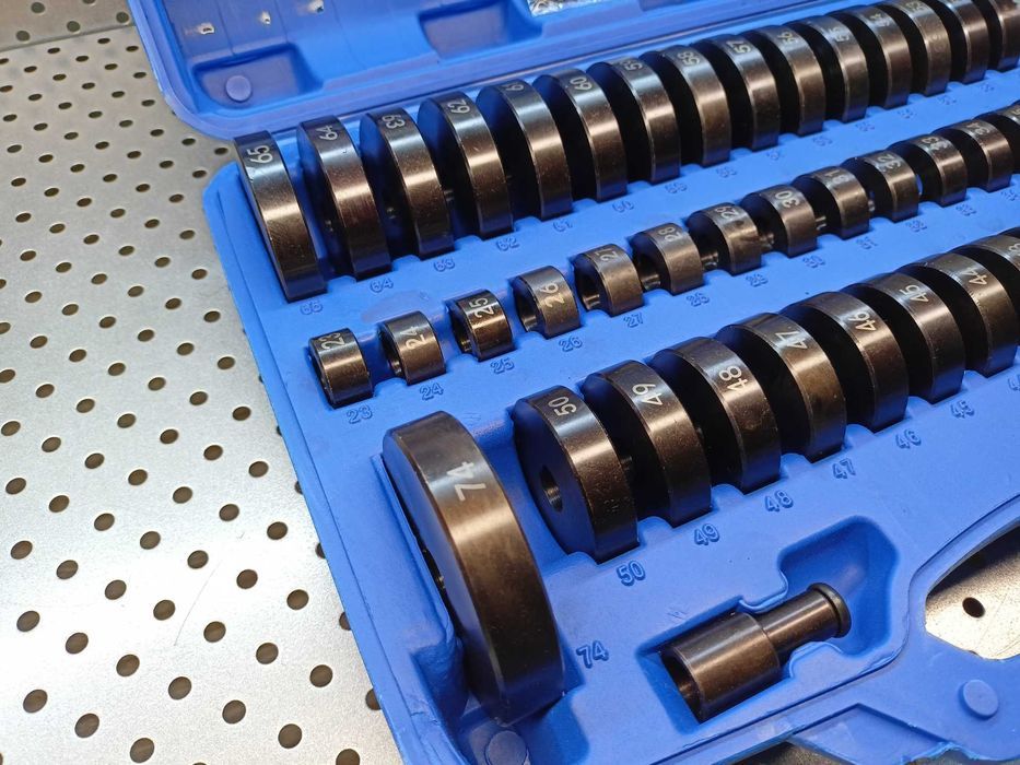 montażu i demontażu łożysk oraz tulei, adaptery prasy 18-74 mm 52-el.