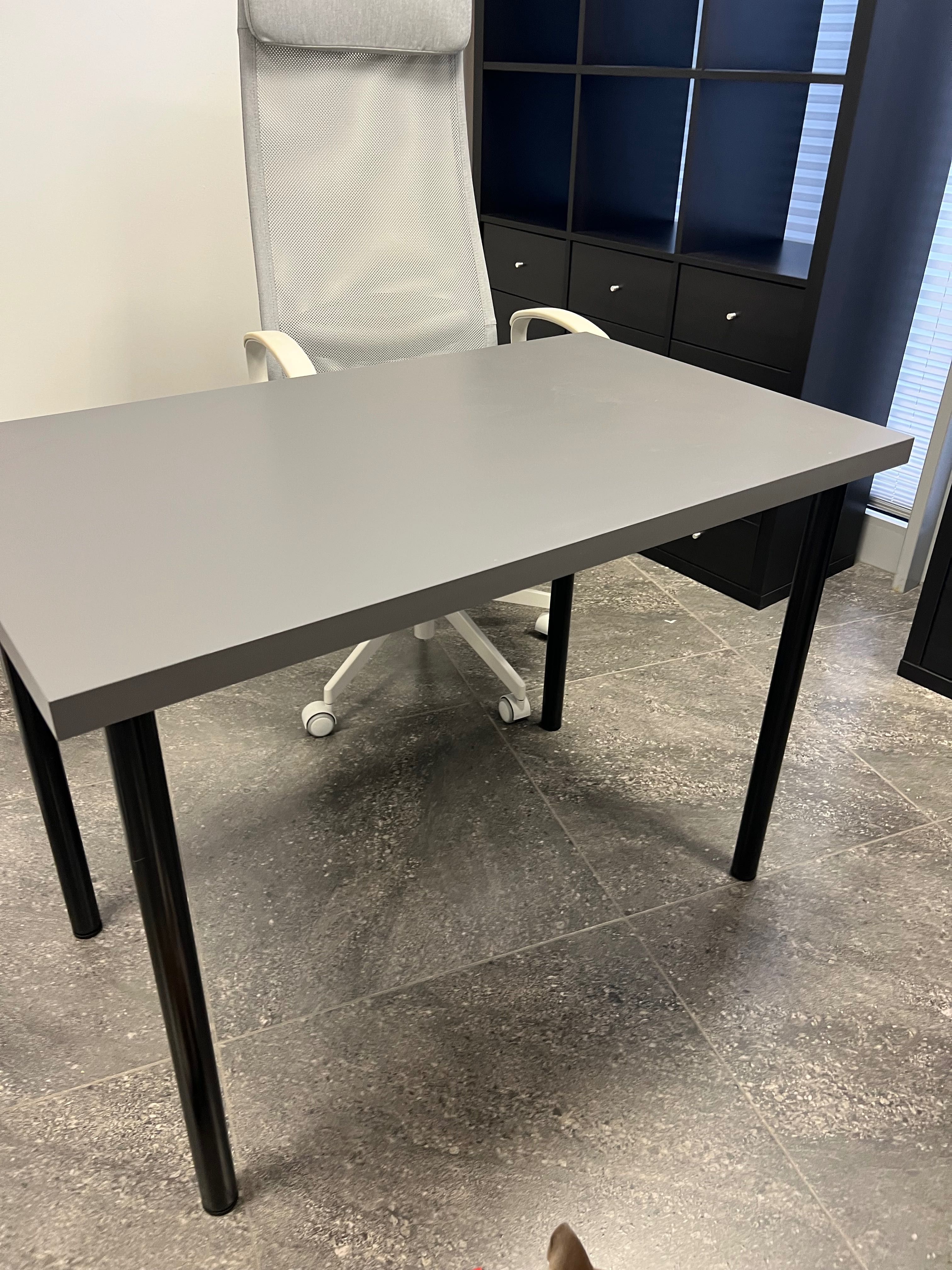 Biurko biały i ciemnoszary model, 120x60 cm Ikea jak nowe