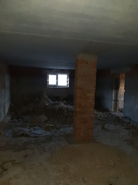 Незавершений будинок