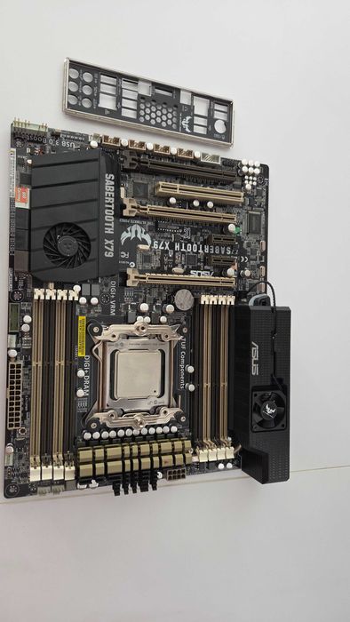 Płyta ASUS SABERTOOTH X79 + Intel Core i7-3930K 3.2GHz