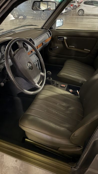 Mercedes 300d - Impecável