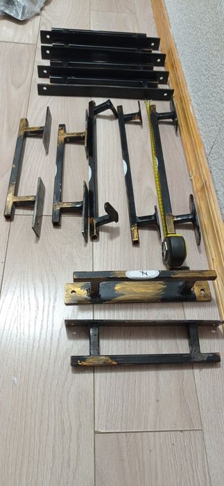 Ручки дверні металеві