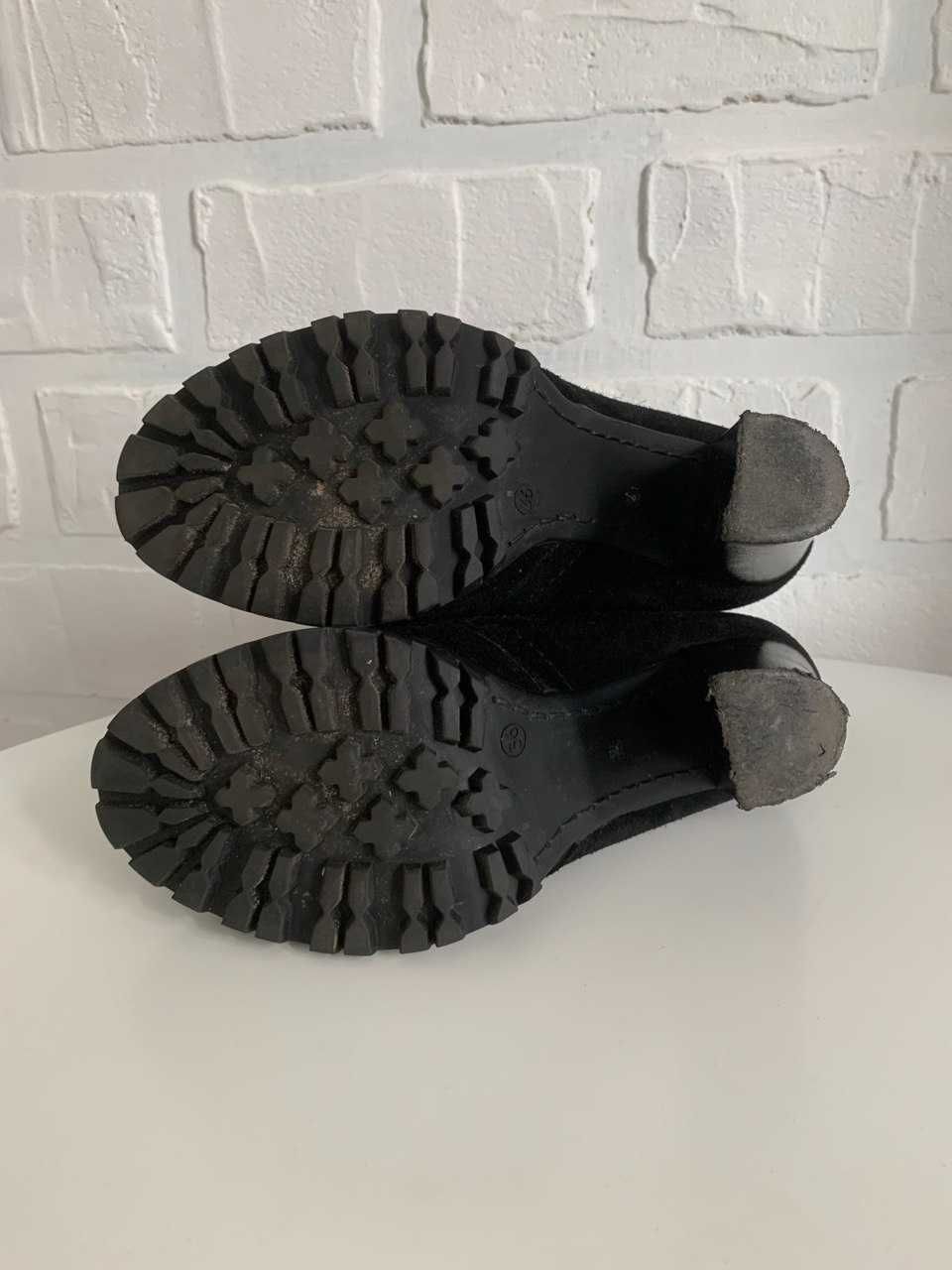 Женские замшевые черные ботильоны на каблуке (ботинки полуботинки)