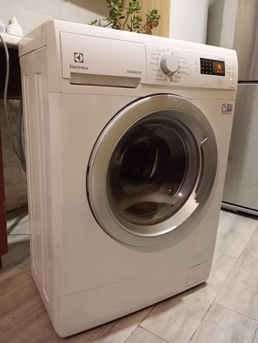 Пральна машина в гарному стані