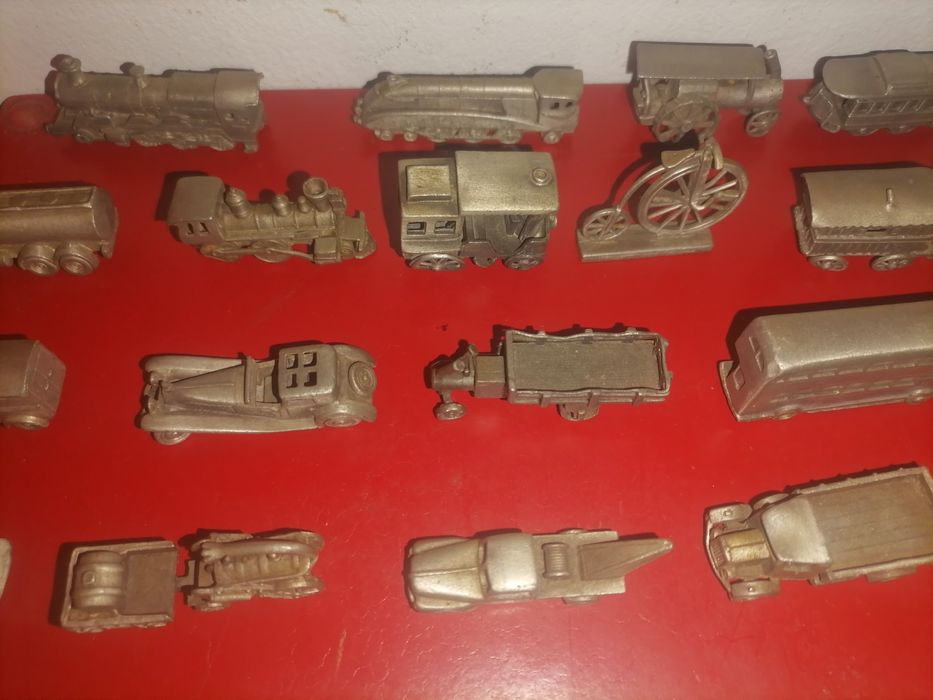 Coleção 30 minitura de estranho por 65 €