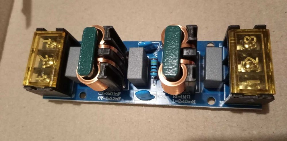 Помехо подавляющий двух каскадный LC фильтр ~ 220 V 50 Hz 10 A