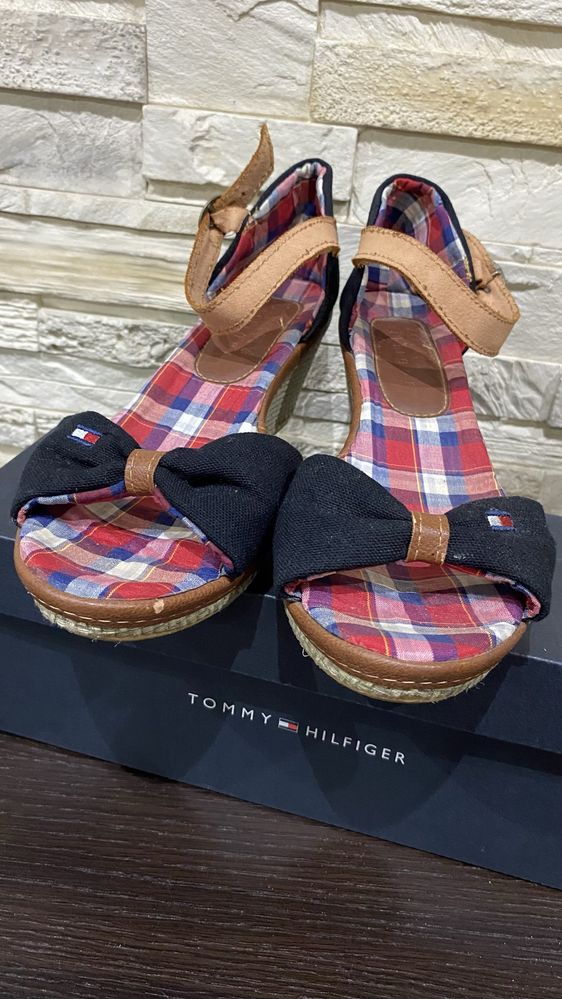 Buty damski sandały  espadryle  Tommy Hilfiger  oryginalne  rozmiar 39