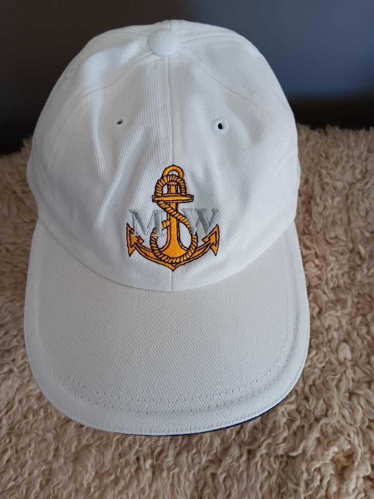 Czapka z logo Marynarki Wojennej